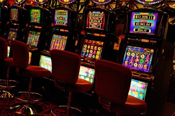 Live dealer table and sports betting interface on mariototo login